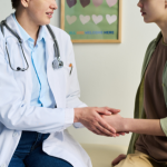 Entenda como funciona o reajuste por faixa etária nos planos de saúde e saiba o que observar, com Alexandre Costa Pedrosa.