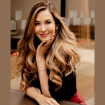 A psicóloga Pamela Magalhães fala sobre o verdadeiro significado da gratidão em reportagem do SPTV com participação da Non Stop.