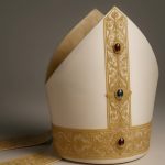 Novo Papa e os Desafios da Sociedade Moderna: Reflexões Contemporâneas sobre Fé e Valores