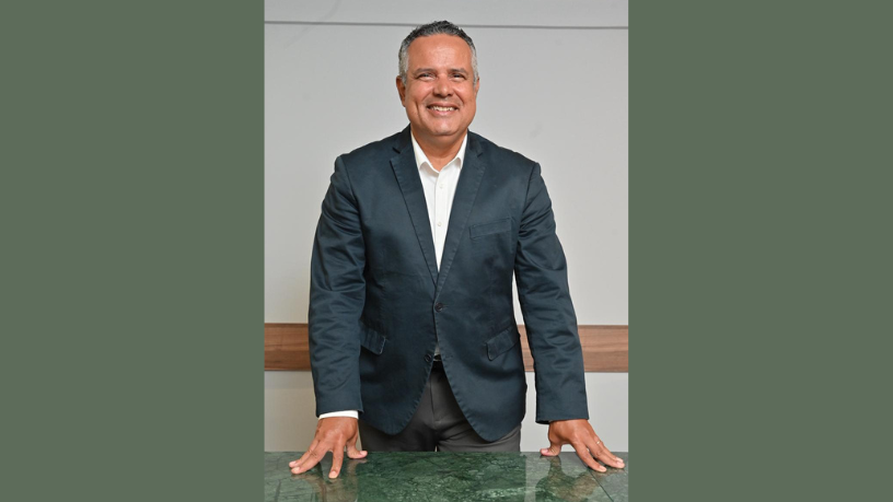 Neste conteúdo, Elmar Juan Passos Varjão Bomfim explica qual é a relação entre sustentabilidade e o setor tecnológico na engenharia e como a integração entre tecnologia e gestão ambiental vem transformando projetos e processos no setor.