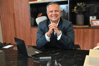 A relação entre sustentabilidade e o setor tecnológico na engenharia ganha novas perspectivas neste artigo, em que Elmar Juan Passos Varjão Bomfim analisa como inovação e responsabilidade ambiental caminham juntas no desenvolvimento de soluções mais eficientes.