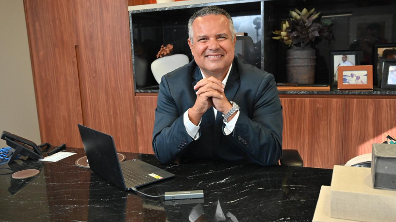 A relação entre sustentabilidade e o setor tecnológico na engenharia ganha novas perspectivas neste artigo, em que Elmar Juan Passos Varjão Bomfim analisa como inovação e responsabilidade ambiental caminham juntas no desenvolvimento de soluções mais eficientes.