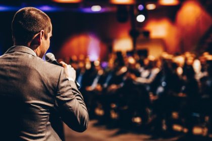 Conferência Mundial sobre Cristianismo: reflexões contemporâneas e o papel da fé no cenário global