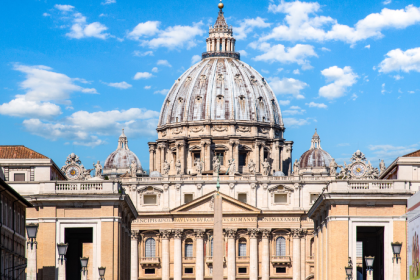 Vaticano confirma excomunhão de bispos da Fraternidade São Pio X após ordenações sem autorização do Papa