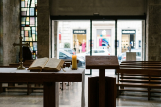 Papa Leão XIV faz alerta sobre consumismo e indiferença: o que os cristãos precisam refletir sobre fé e vida prática